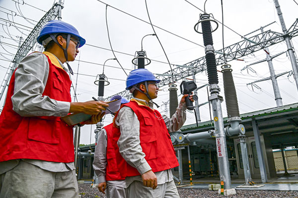 Dual Control Of Energy Consumption